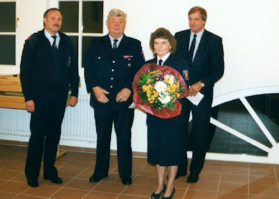 Ehrung Ina Stenzel zur Brandmeisterin 1995